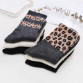 Socks d&#39;équipage léopard pour femmes fabricants fabricants filles chaussettes en gros usine